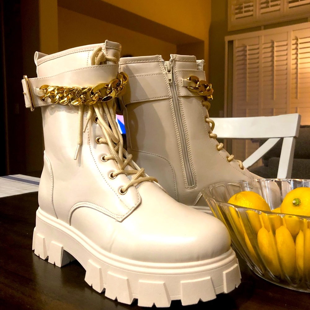 NWOT in box    Olivia Miller by Fashion Nova off-white cute boots.